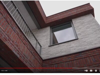 Verschiedene Appartements ausgestattet mit Holonite-Fensterbänken, Gesimsbändern, Mauerabdeckungen und Rahmen